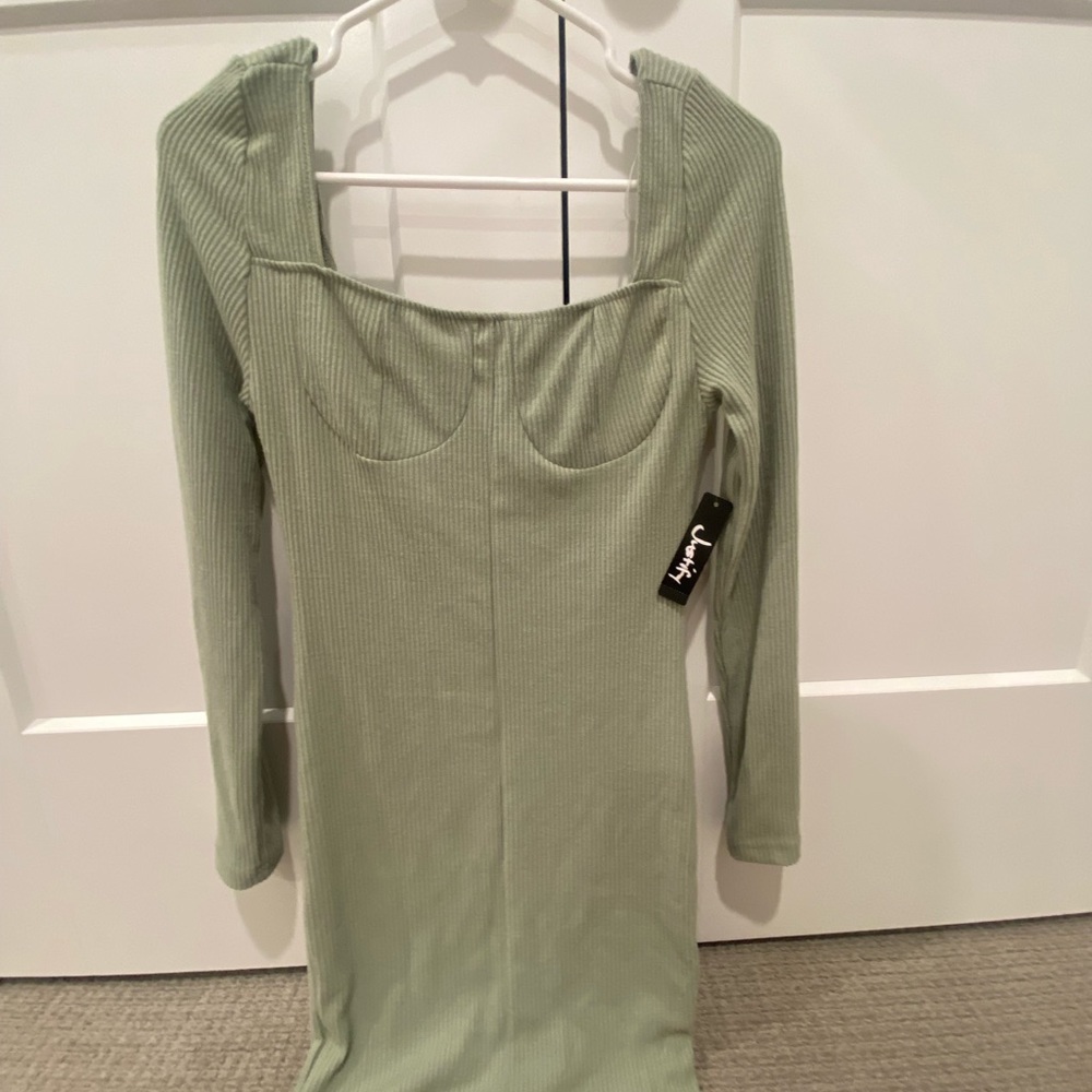 cute ribbed sage green dress !!